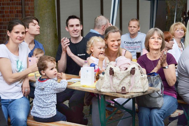 Mit Kind und Kegel waren die Körner trotz Gleisbau-Großbaustelle vor der Tür des Ärztehauses auf den Festplatz gekommen. | Foto: Günther Schmitz
