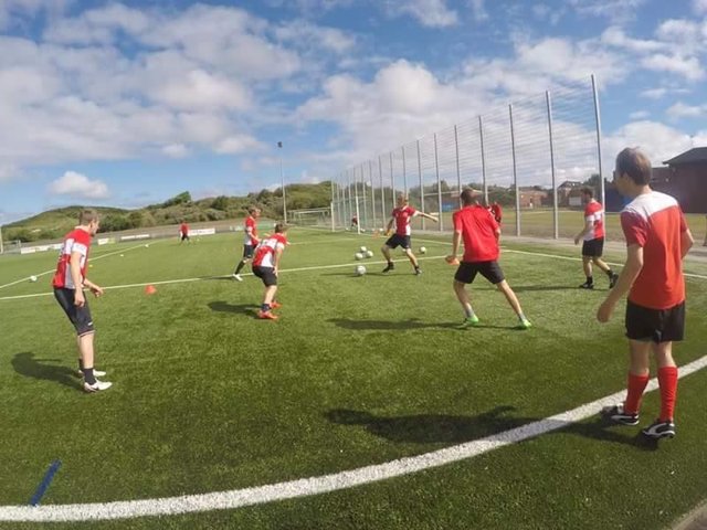 Auf Borkum gab es für die SC-Kicker drei schweißtreibende Trainingseinheiten.
Foto: Henschke