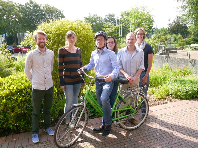 Klimaschutzmanager und -beauftrage bei der Vorbereitung des gemeinsamen Stadtradelns (v.l.n.r): Stephan Baur (Neukirchen-Vluyn), Christina Buckemüller (Alpen), Alexander Ehl (Hamminkeln), Nicole Weber F. Santos (Rheinberg), Ulrich Nicolet (Xanten) und Catrin Siebert (Kreis Wesel). Foto: privat