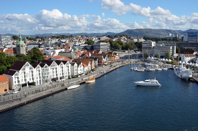 Das wirtschaftliche Zentrum (Neustadt) von Stavanger mit dem Hafen.