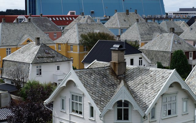 Die grauen Dächer in Haugesund sind ein Blickfang.