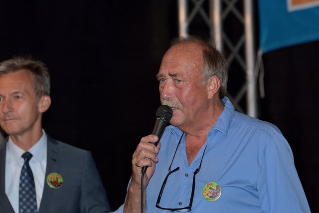 Eröffnung der 29.Jazztage durch Frank Baranowski ,Oberbürgermeister der Stadt Gelsenkirchen und Rolf Wagemann (Veranstalter und Gründer der Jazztage in Gelsenkirchen).Foto Kurt Gritzan