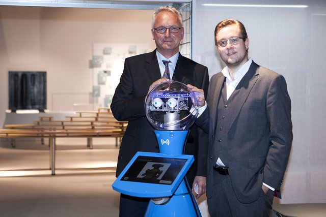 Von links: Die Innovationscoaches Karlheinz Thom und Dr. Peter-Christian Zinn beraten kleine und mittlere Unternehmen in der RegionRuhr – also mit Sitz in Bochum, Dortmund, dem Ennepe-Ruhr-Kreis, Hagen oder Herne – kostenlos, individuell und vertraulich.