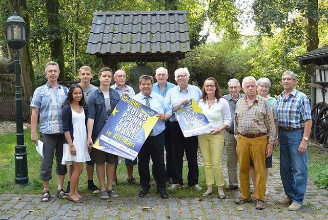 Die Organisatoren haben jetzt in der Museumsscheune in Alt-Marl das Programm zu „25 Jahre VolksParkFest“ vorgestellt.