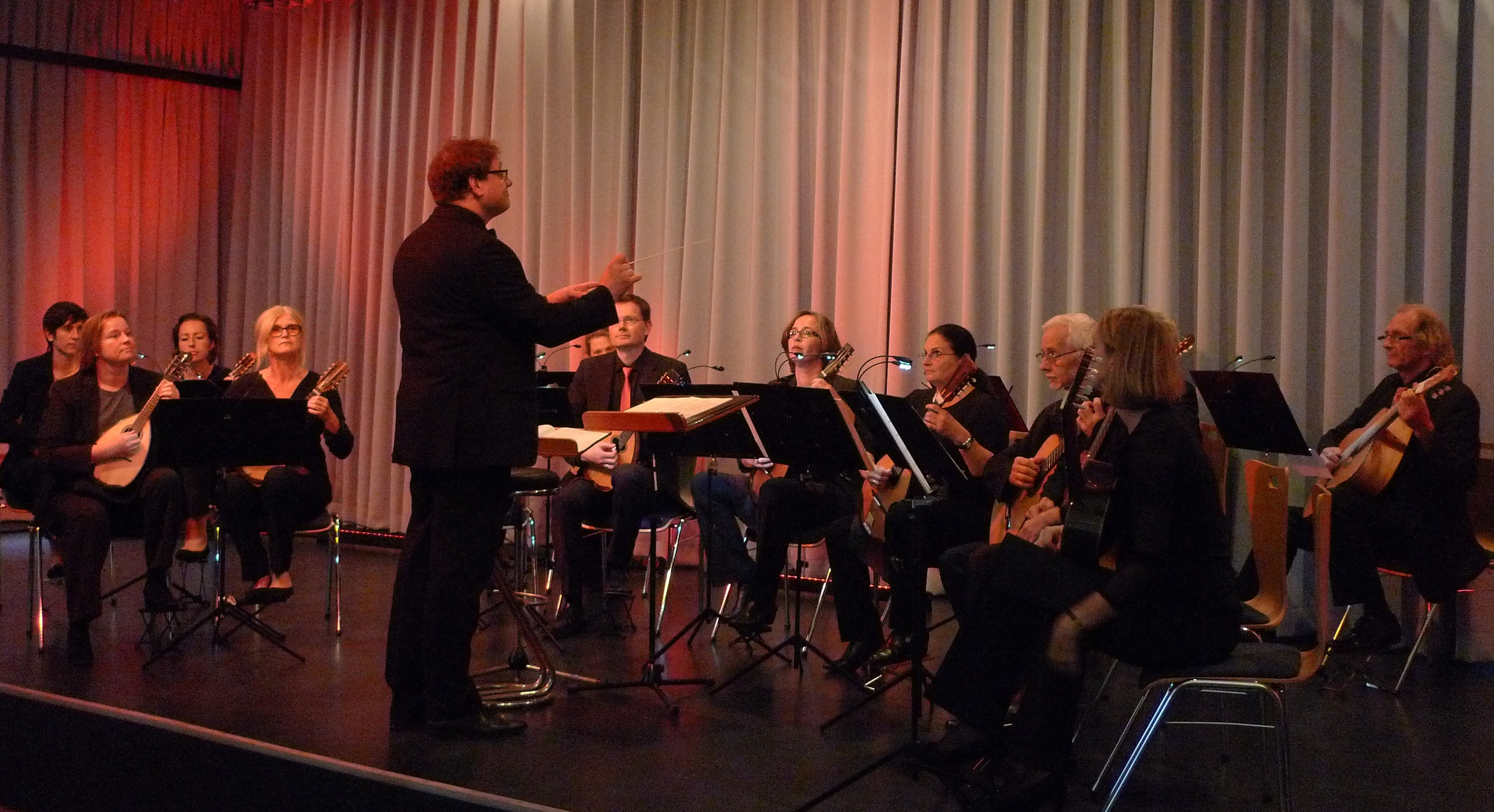 Das Orchester musizierte pointiert