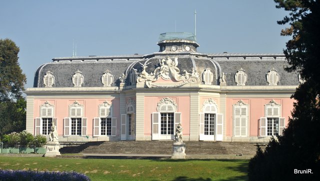 Schloss Benrath - Rückfront - Vollbild