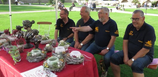 Männer auf der "Reservebank" - nun schon vier