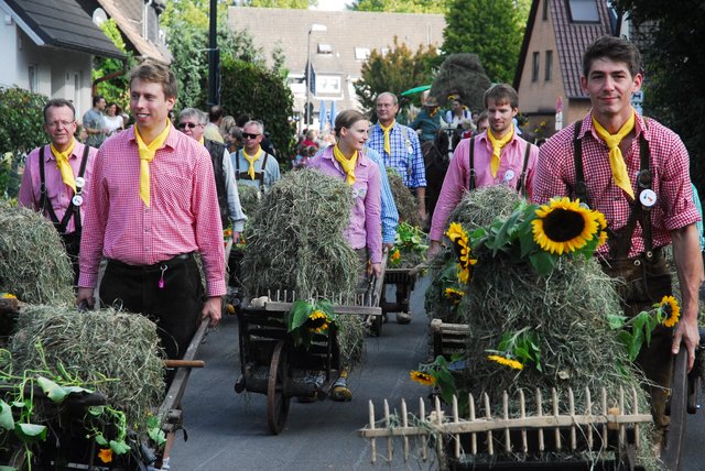 Nicht nur beim Festumzug am Sonntag gibt es in Urdenbach am Erntedank-Wochenende viel zu sehen.
