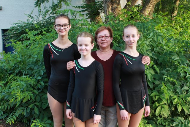 v.l.: Nina Weis, Isabelle Willersen, Trainerin Ulrike Ziehm, Alina Gotzes