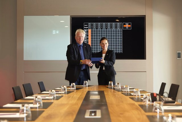 Eine besondere Business-Atmosphäre verströmen die Board Rooms im Obergeschoss. Sämtliche Säle des Kongresszentrums können über ein Glasfasernetz zusammengeschaltet werden.
