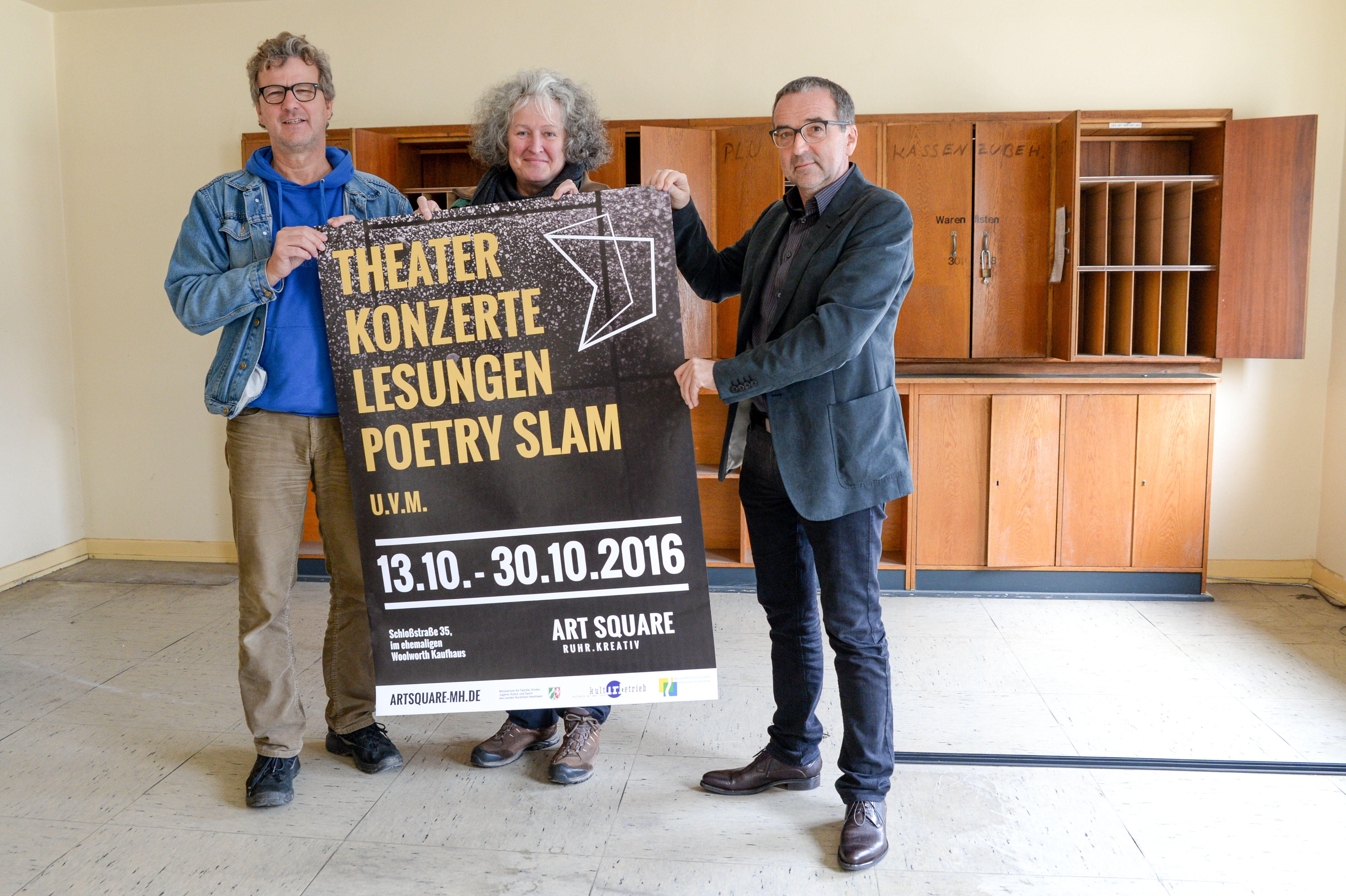Gert Rudolph (Künstler), Karen Braun (Kulturbetrieb) und Frank Baudy (Leiter der Kulturbetriebe) präsentieren das Programm.