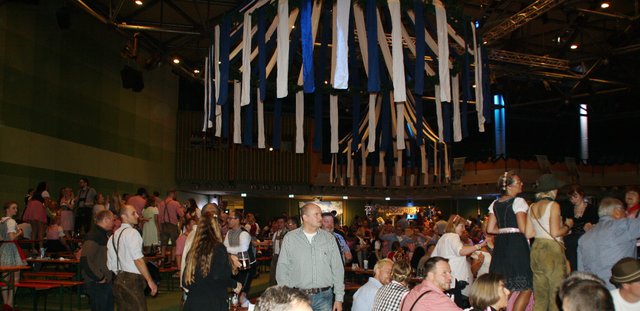 ....über Tische und Bänke. Super Stimmung!