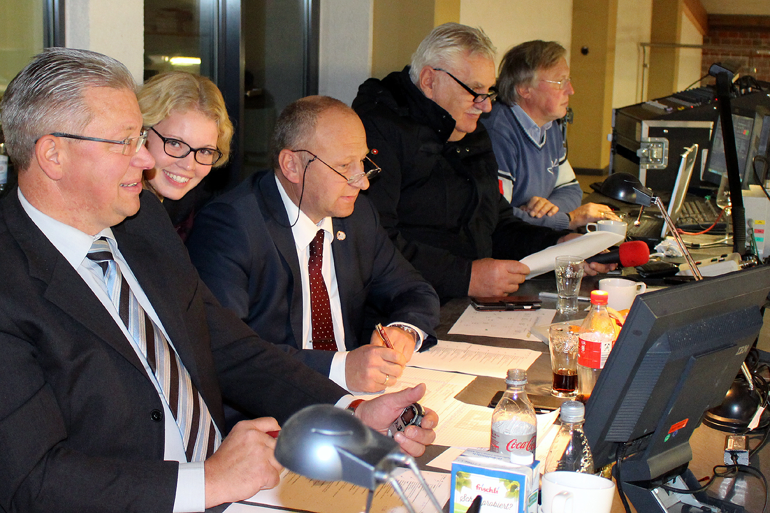 Richterteam Dieter Müller und Hermann Erver, der Kommentator und Sprecher des Reitsportzentrums Berthold Gilberg und Johannes Steinebach