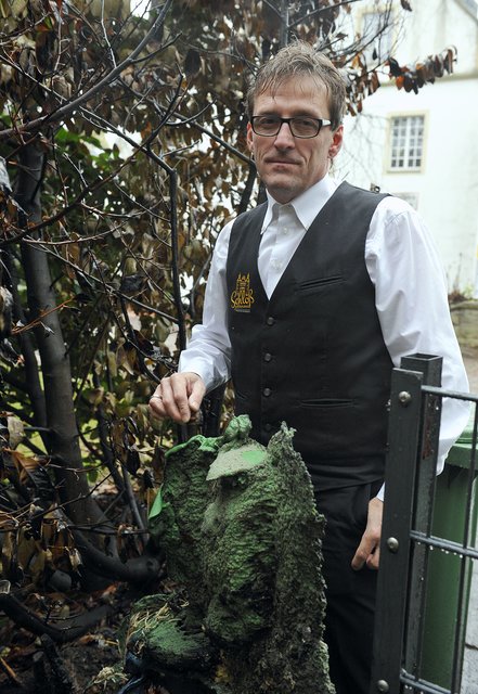 Fühlt sich von den Behörden alleine gelassen: Thorsten Haneke, Wirt der Schlossgastronomie "Zur Münze".