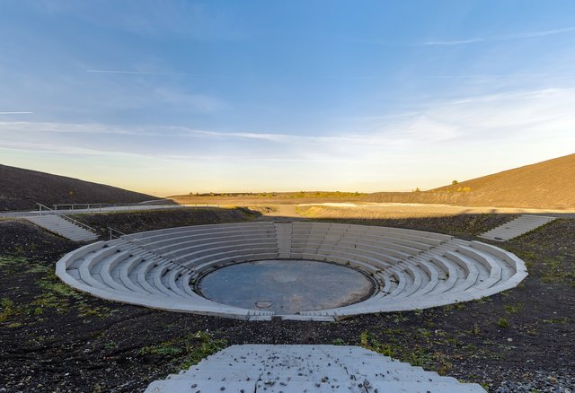 Die Bergarena, gestaltet als offenes Amphitheater