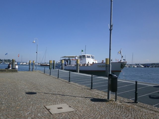 Einer von neun Schiffsanlegern, unser Schiff kommt...