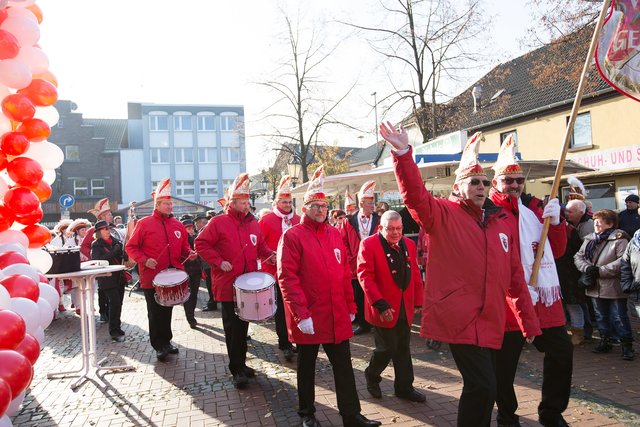 Die Neukirchen-Vlü-Ka-Ge feierte den Beginn der Karnevalssession mit dem traditionellen Hoppeditz-Erwachen.