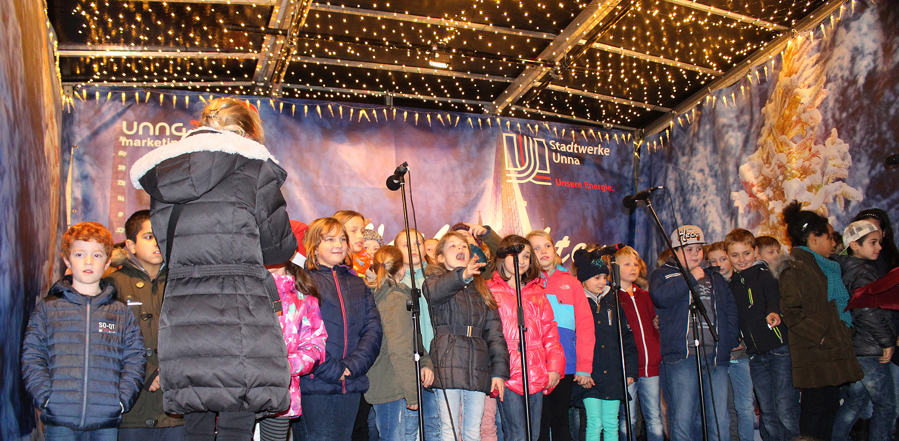 In der Weihnachtsbäckerei mit viel Begeisterung von den Viertklässlern der Katharinenschule gesungen