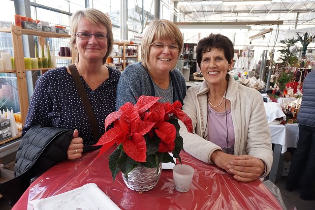 Maria Stefen (rechts) ist immer für ihre Kunden da.