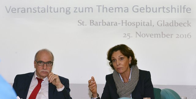 Legten völlig überraschend neue Zahlen vor, mit denen die Schließung der Geburtshilfe-Abteilung im St. Barbara-Hospital zum 31. Dezember 2016 begründet wurde: Dr. Ulrike Ellebrecht und Werner Philipps.