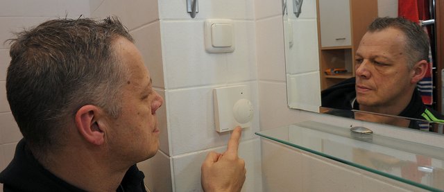 Der Thermostat im Bad ist nicht mehr als Makulatur. Denn auch in der Nasszelle wird es nicht wärmer als 16 Grad. Da wird Duschen nicht gerade zum Vergnügen. | Foto: Debus-Gohl
