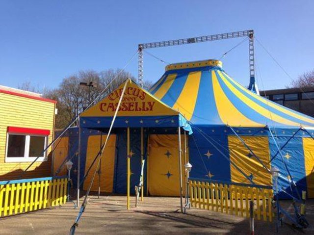 *Circus Jonny Casselly*