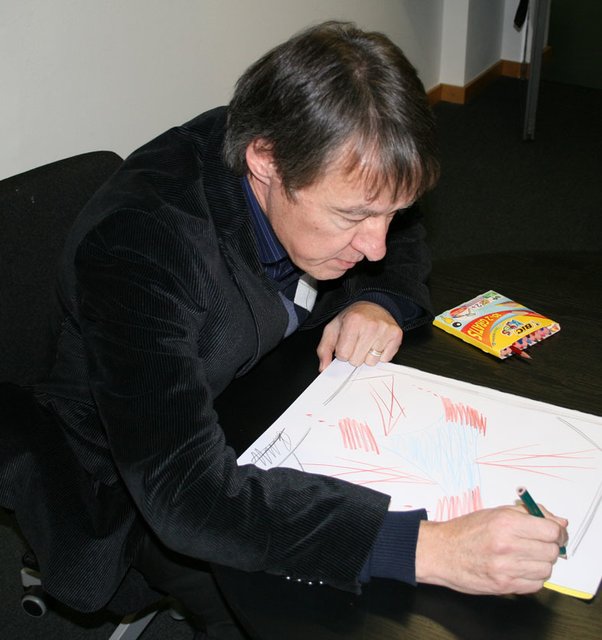 Auch Frank Hoffmann, Intendant der Ruhrfestspiele, malt. Seine Zeichnungen sind immer sehr begehrt.