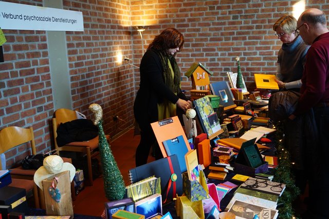 Auch mit Geschenken konnte man sich eindecken.