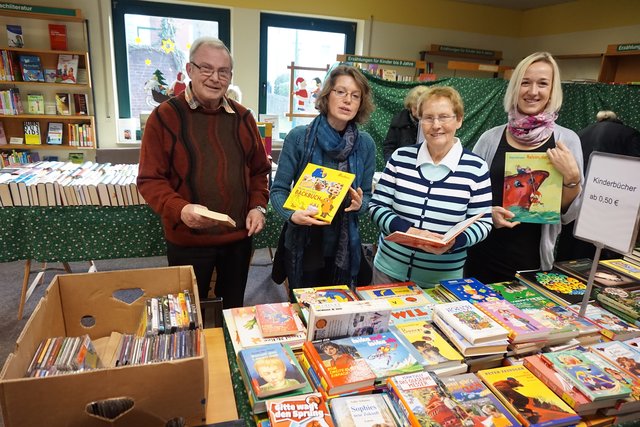 Bücher, CD's und Zeitschriften gab es für kleines Geld in der kath. Bücherei.