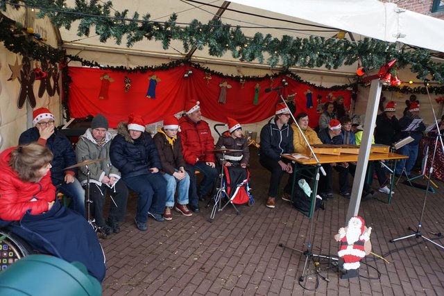 Die Musikgruppe "Friday" probt immer freitags, daher kommt ihr Name. Sie besteht schon über 30 Jahre.