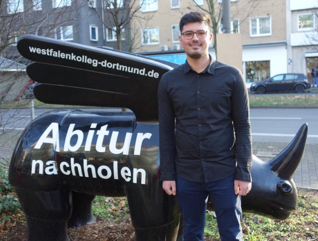 Can Sahin hat sein Abitur am Westfalen-Kolleg Dortmund nachgeholt.