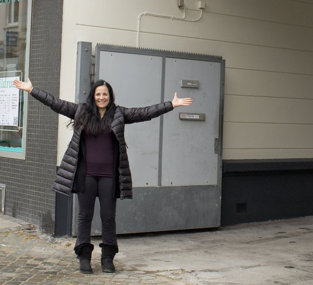 So sah der Eingangsbereich zum Studio noch vor ein Paar Wochen aus! Morgen erstrahlt alles in neuem Glanz!