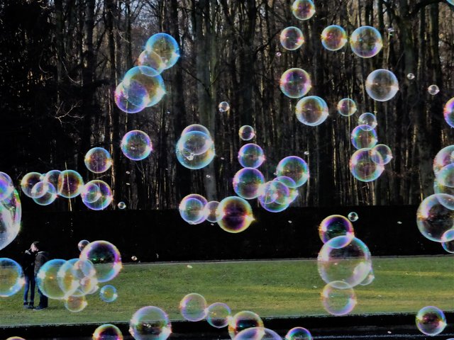 Ausmalen mit Seifenblasen: Kreativer Spaß für Groß und Klein – Inklusive Kostenloser Ausmalbilder!