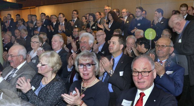 Traditionell gut besucht war der Wirtschafts-Neujahrempfang im Foyer der Gladbecker Stadthalle. | Foto: Braczko