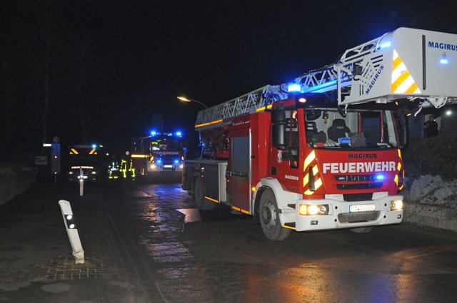 Für Menschen bestand bei dem Brand in der Industriehalle zu keiner Zeit Gefahr.