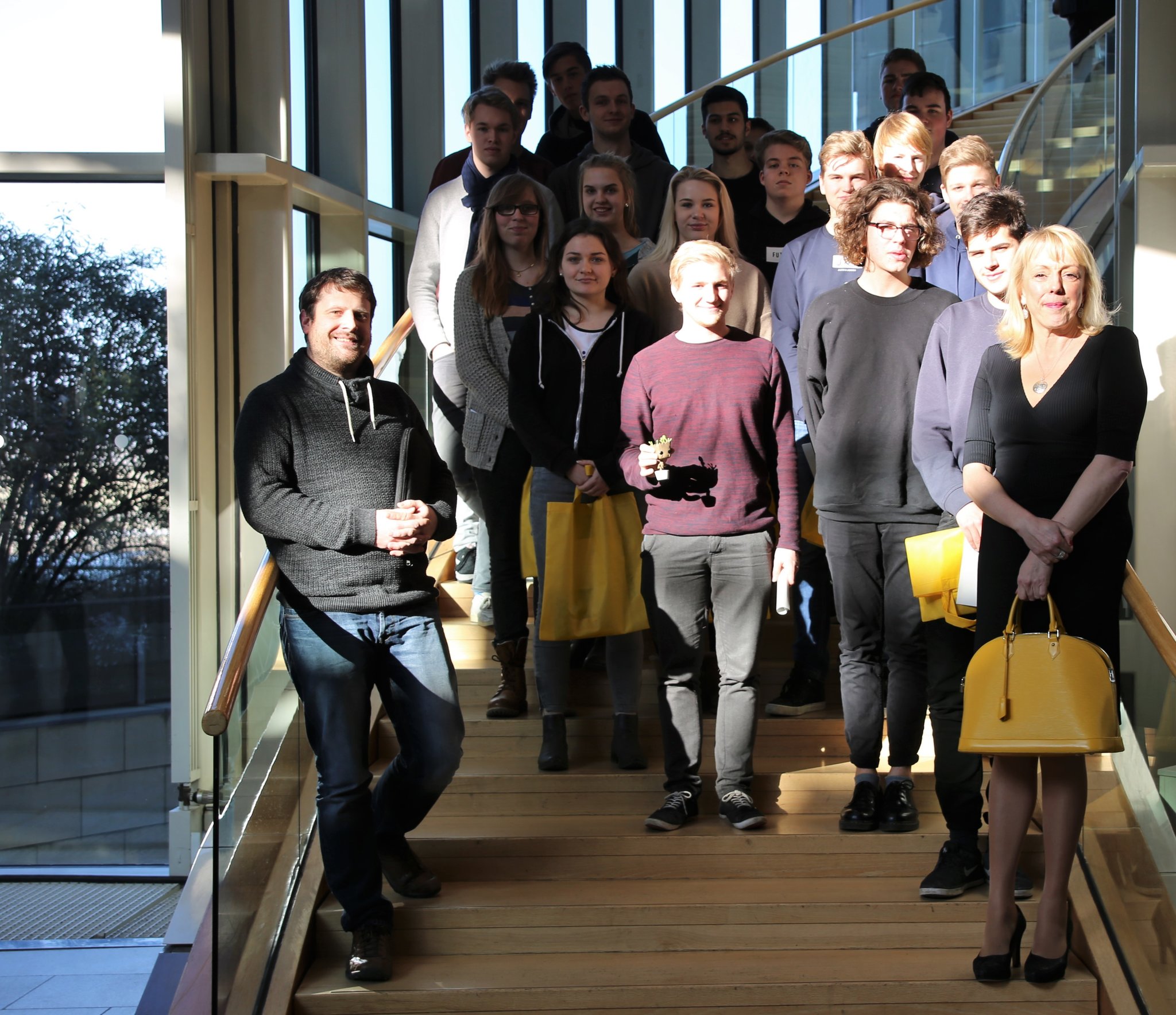 Schülerinnen und Schüler des ErnstBarlachGymnasium zu Gast im Landtag