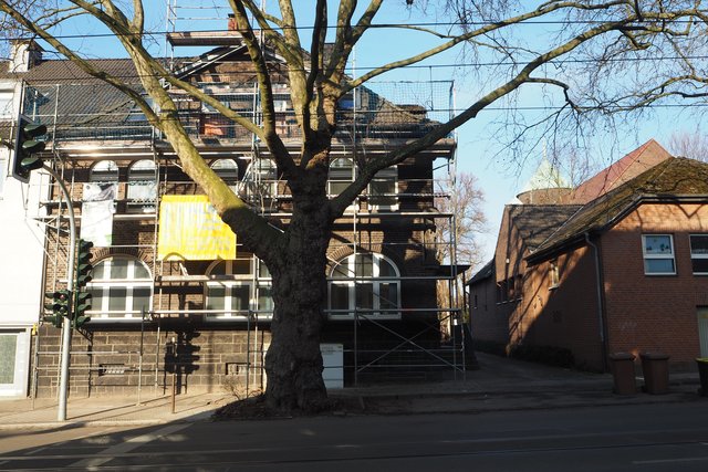 Das ehemalige Pfarrhaus St. Elisabeth wird Wohngemeinschaft für Flüchtlinge.