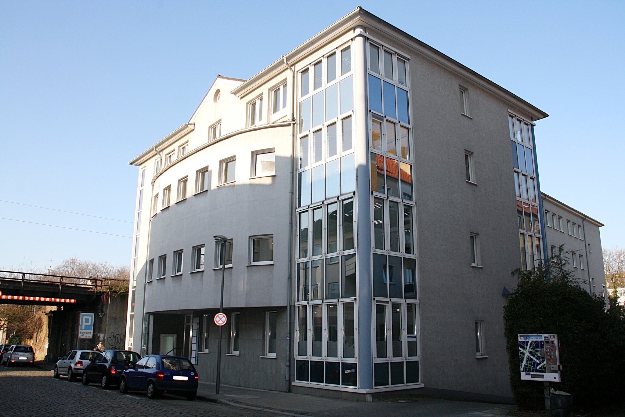 Neue Anlaufstelle für Flüchtlinge Amt für Soziales hat seine Hilfen im Stadtgebiet