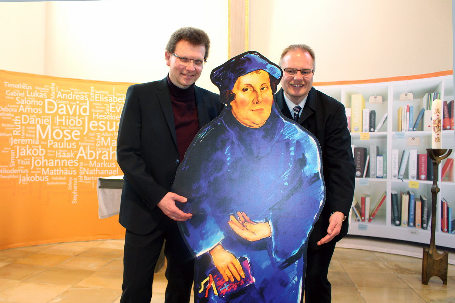 Pfarrer Jürgen Eckelsbach und Pfarrer Detlef Main. Das Schwerpunktthema des Gottesdienstes: Luther und die Bibel