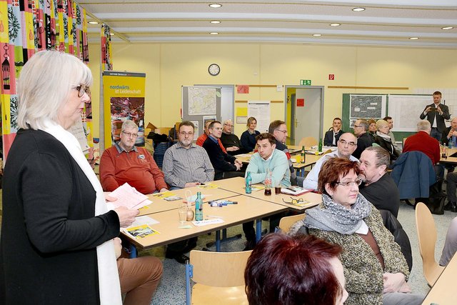 Harriet Ellwein (l.) von der städtischen Koordinierungsstelle "Nordwärts" begrüßte die Besucher/innen.
