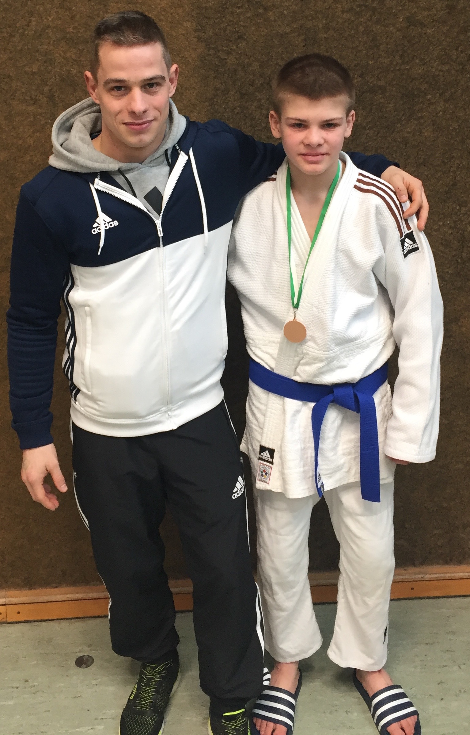Jona Schmidt und sein Trainer Fabian Langer.