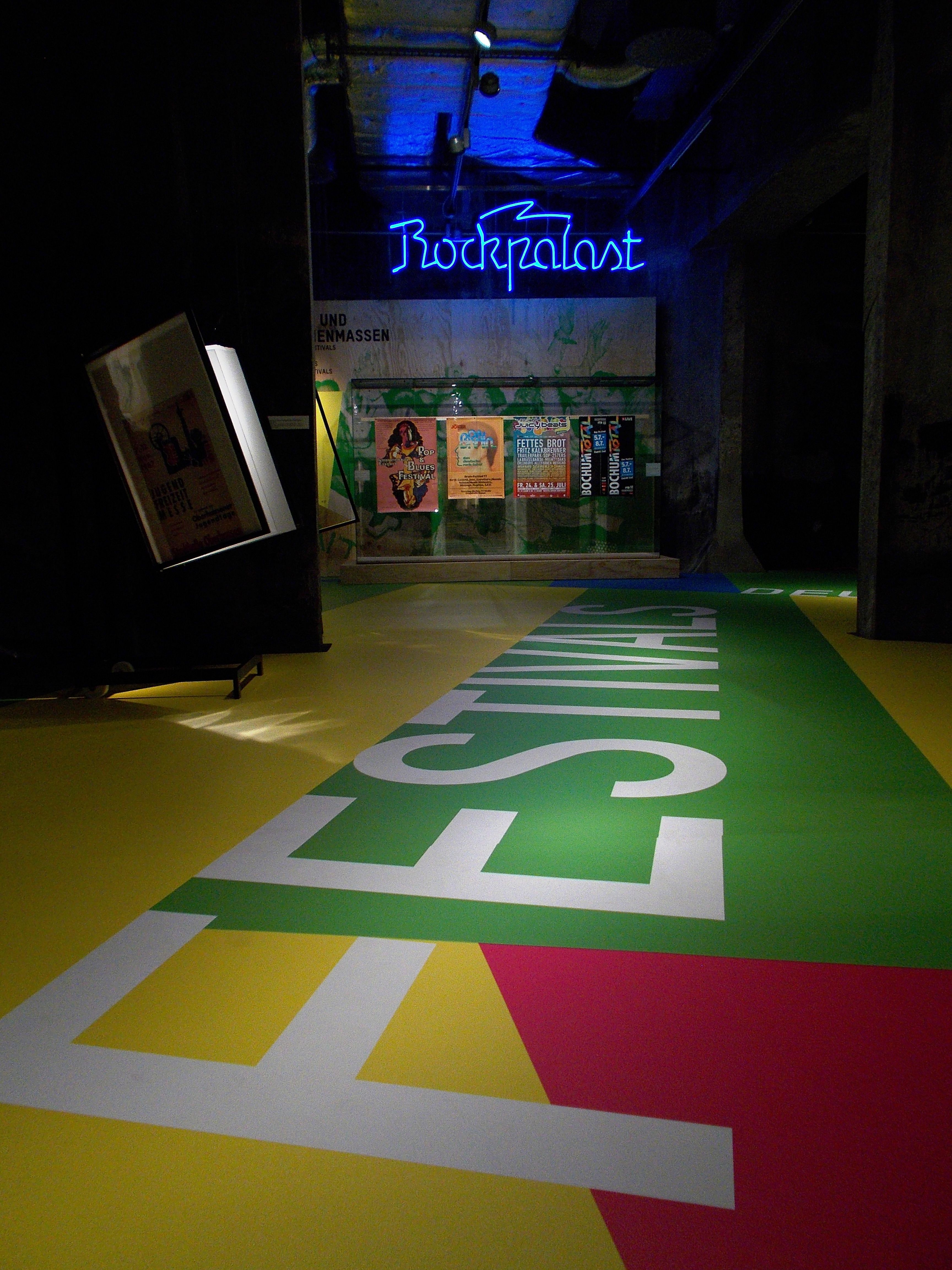 Blick in die Ausstellung "Rock und Pop im Pott", Ruhr Museum