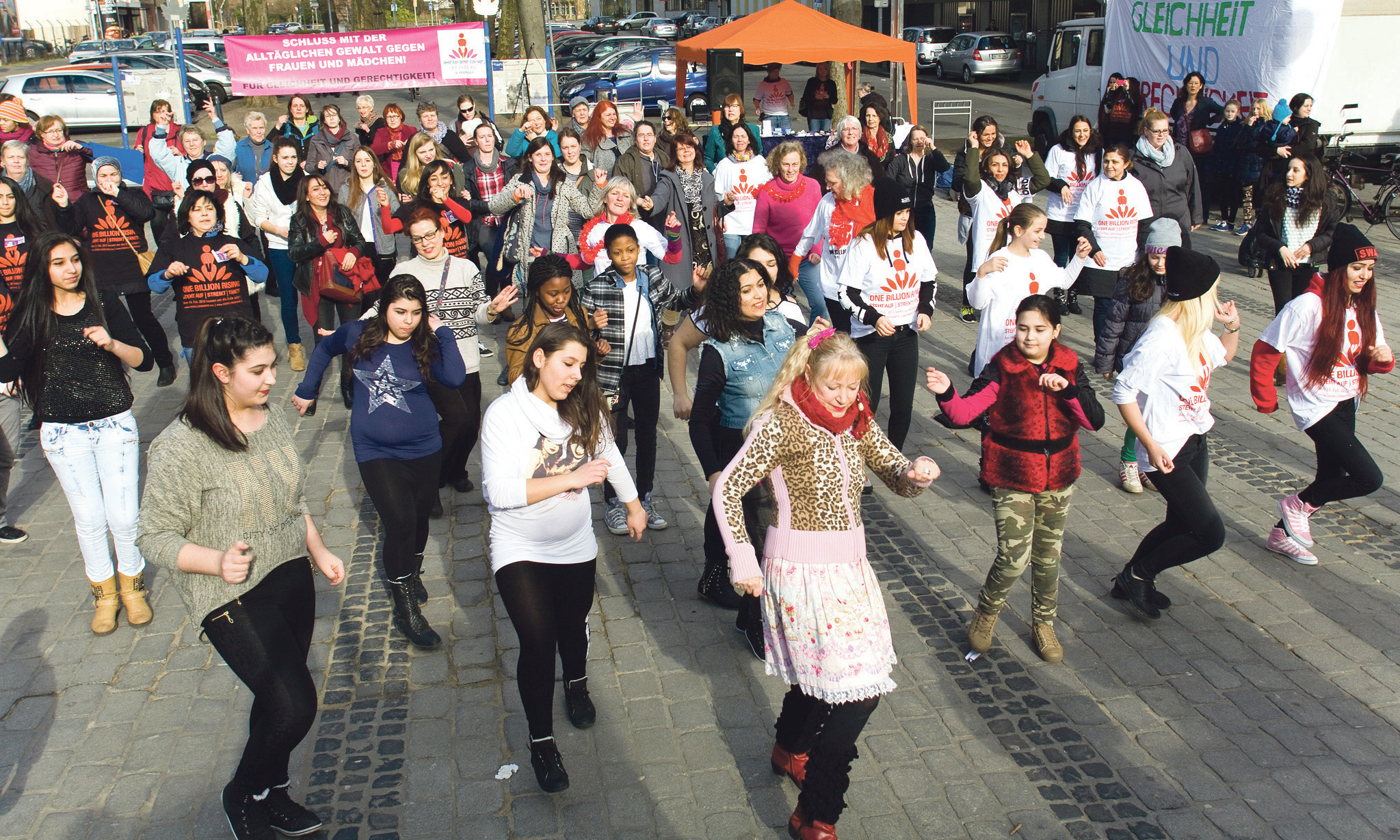 Wie schon in den Vorjahren wird am König-Heinrich-Platz wieder tanzend gegen Gewalt an Mädchen und Frauen demonstriert.
