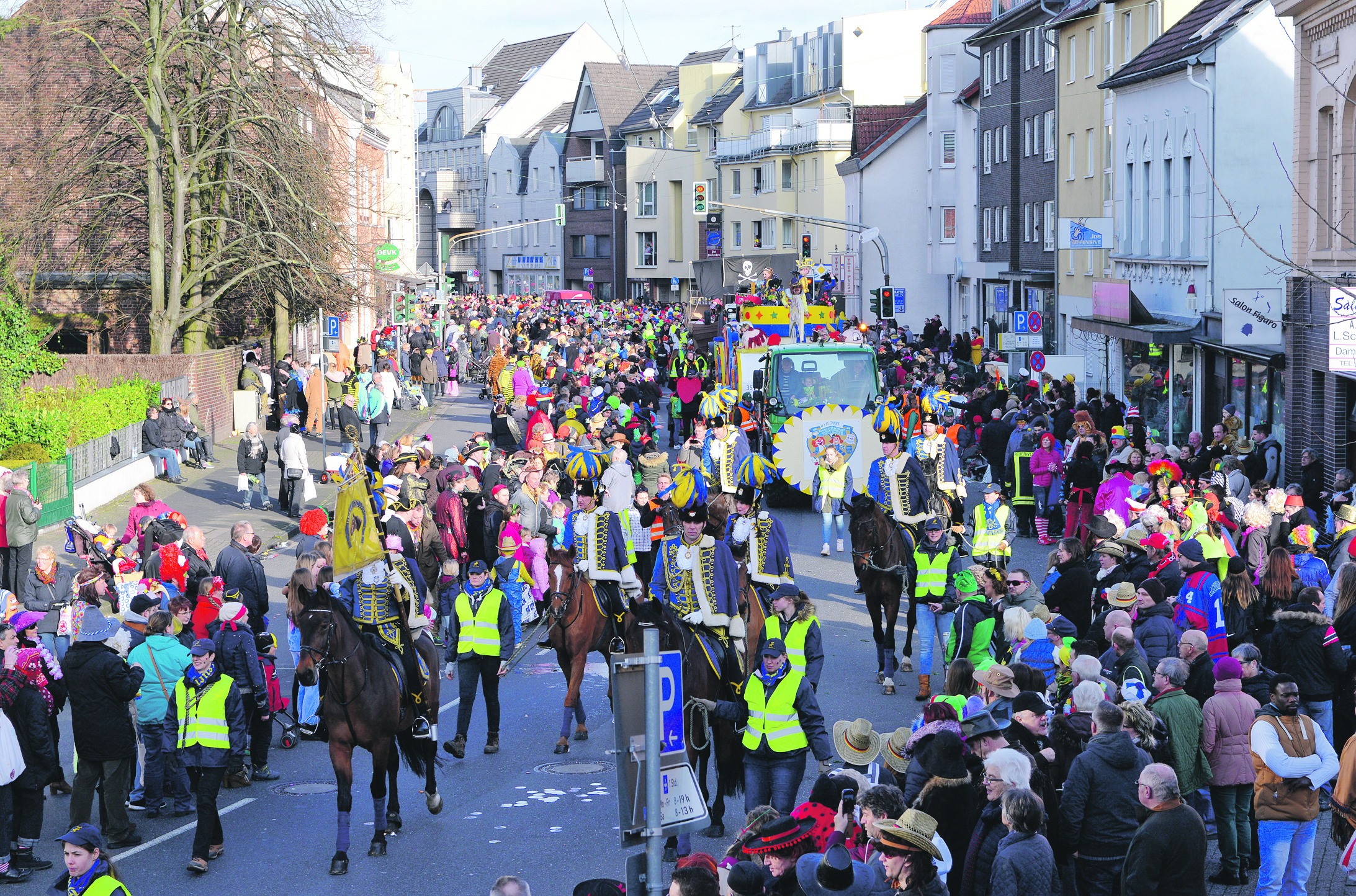 Der Karnevalszug in der City rollt am Samstag, 25. Februar, ab 14.11 Uhr, durch die Straßen.