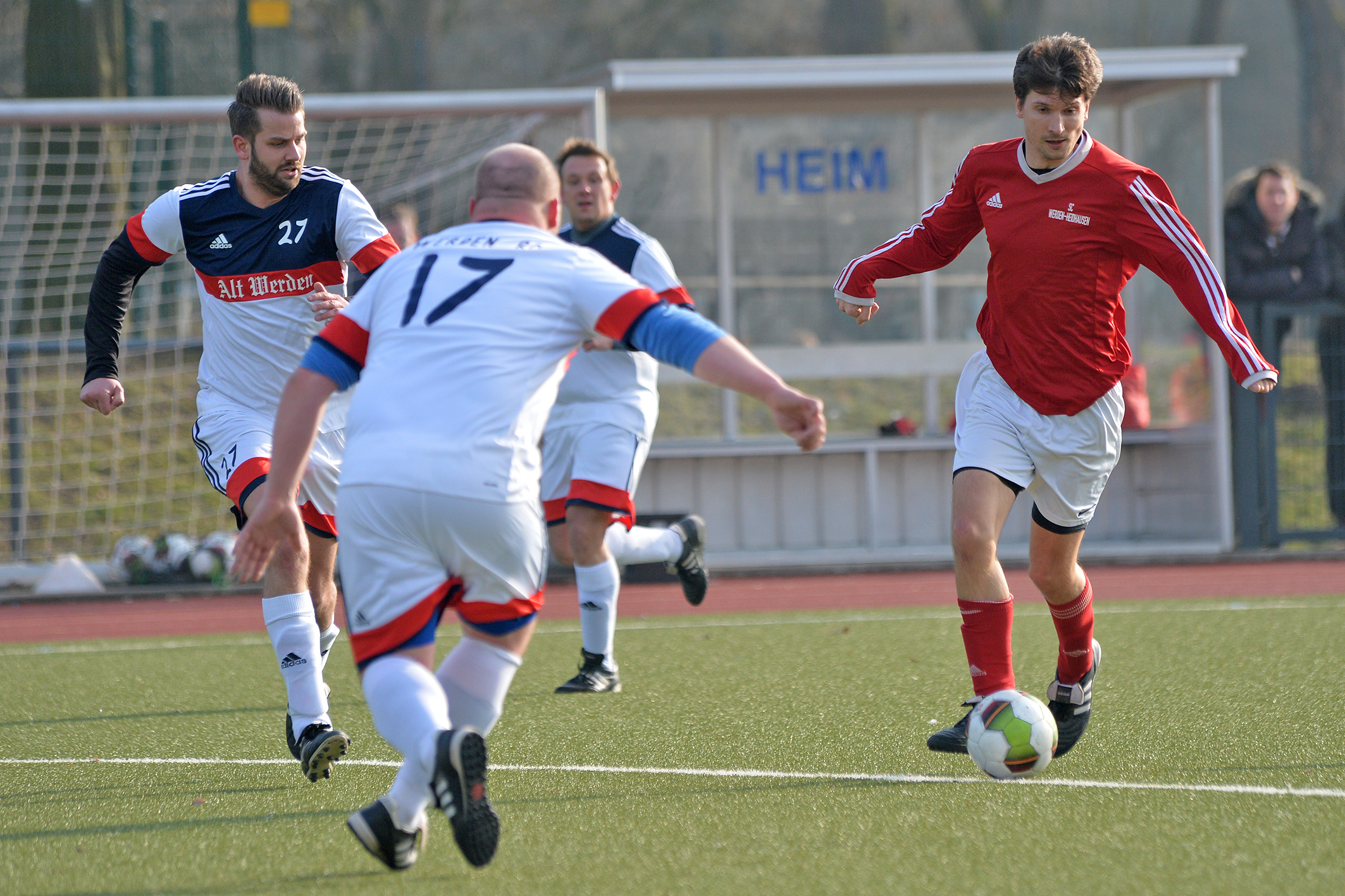 Im kleinen Lokalderby trennten sich SC-Reserve und 80er unentschieden.
Foto: Bangert