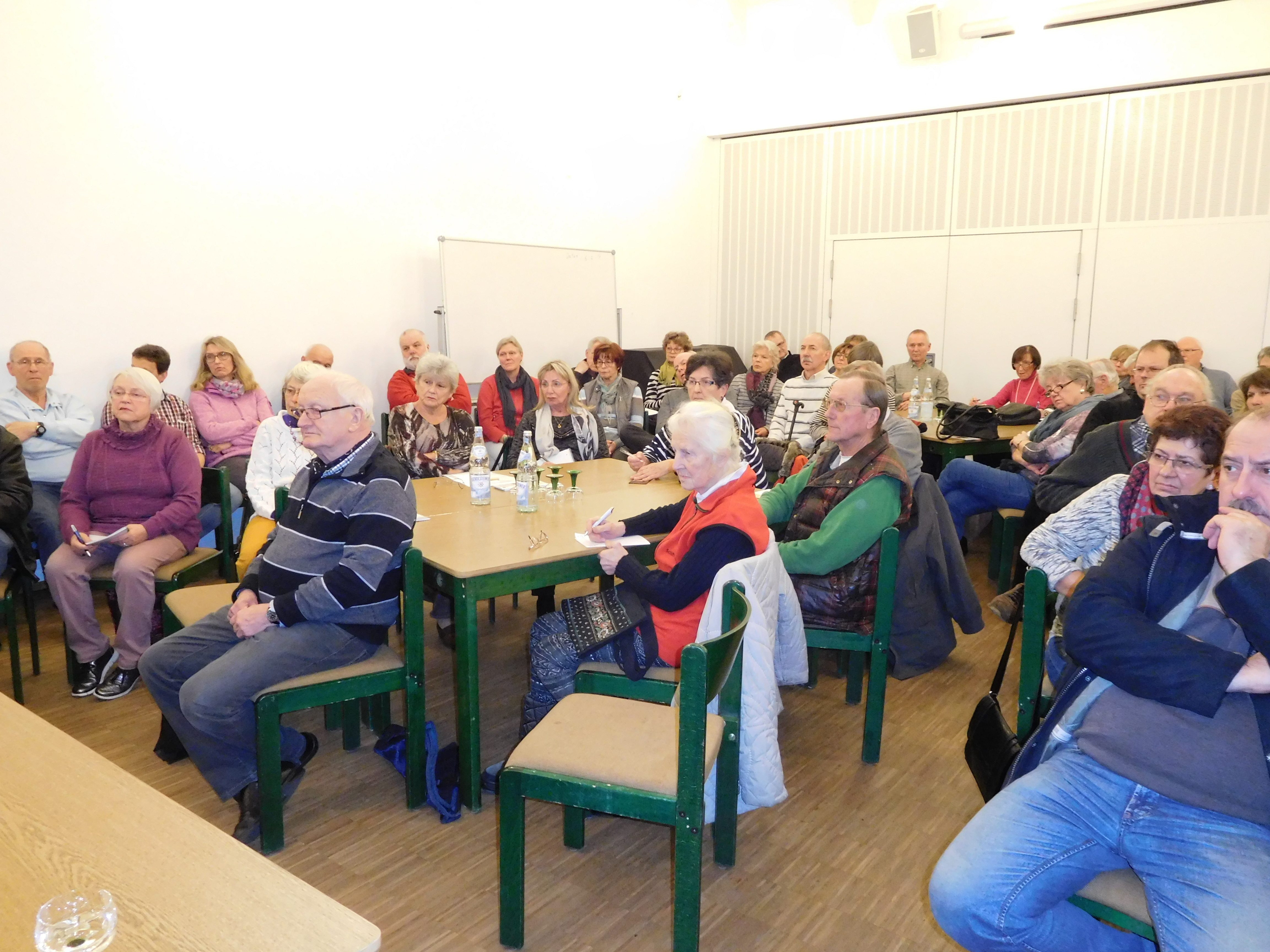 Zahlreiche Besucher hörten mit großem Interesse den Ausführungen der Referentin zu