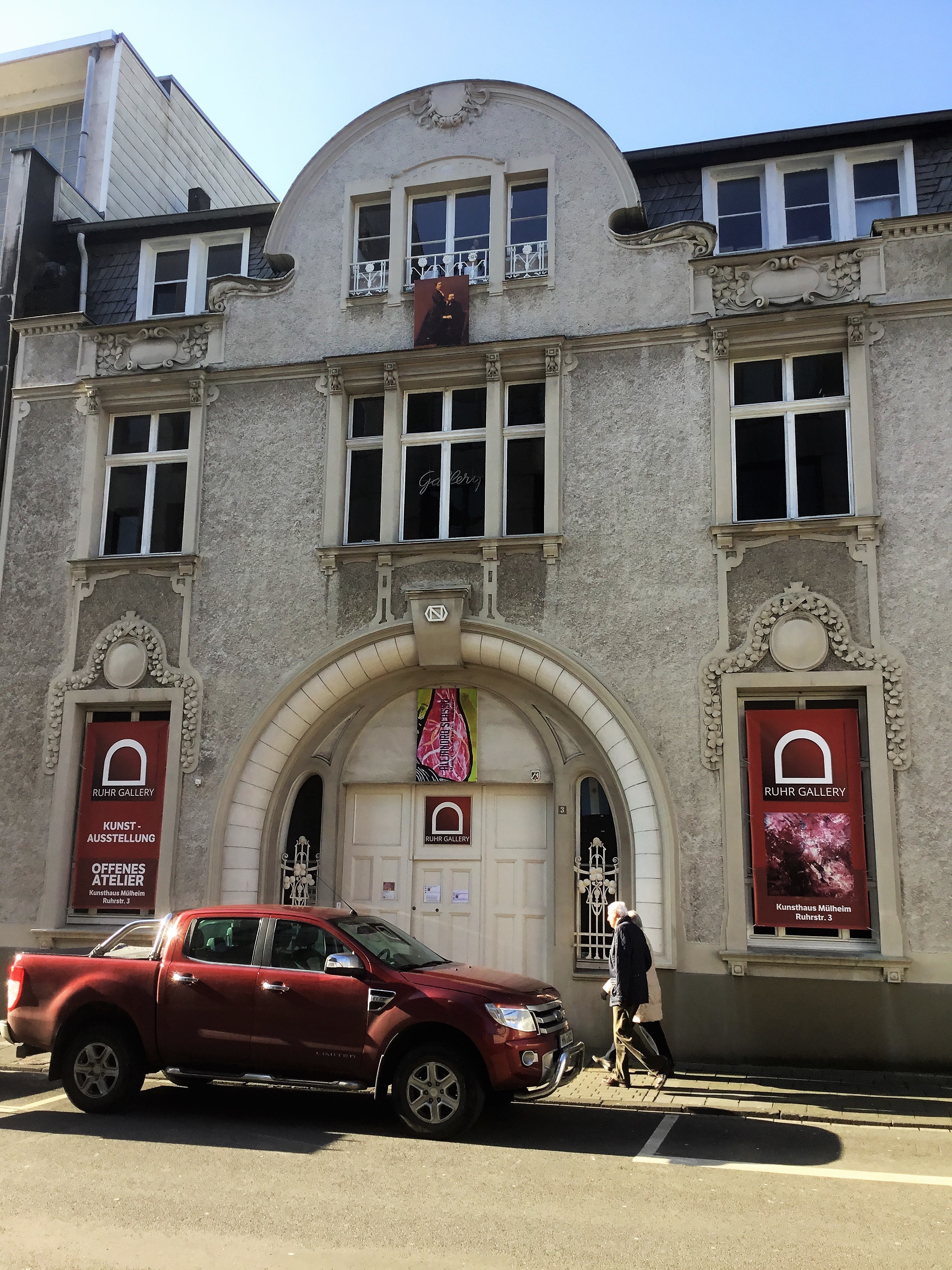 Ausstellungshalle im Stammhaus Schmitz-Scholl (Tengelmann) mit Kunstgalerie und Atelierbereich in der Stadtmitte von Mülheim an der Ruhr