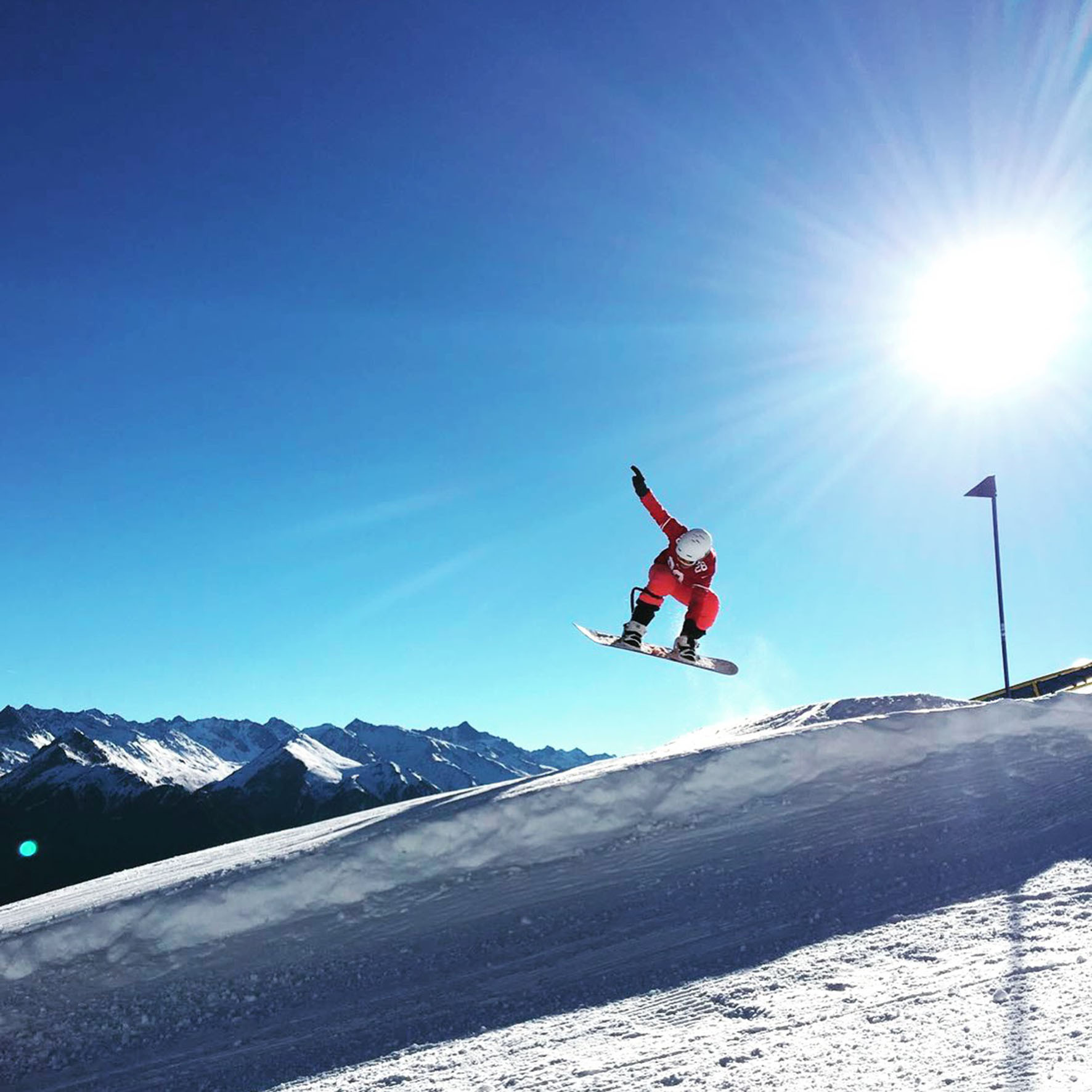 Snowboard fahren gehört zu den großen Leidenschaften der 22-jährigen Isabel Hochstein. Während der Sommerpause stehen Surfen und Tauchen ganz oben auf der Liste ihrer bevorzugten Aktivitäten.