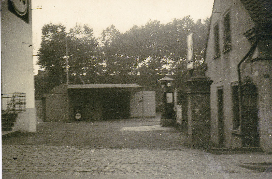 Fotos und alte Postkarten illustrieren den Vortrag von Heinz Werner Kreul.