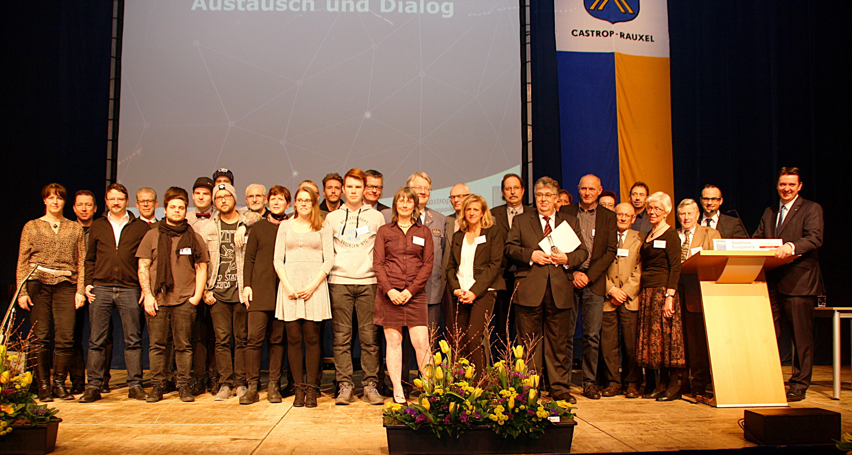 Alle Preisträger und Laudatoren beim Neujahrsempfang.